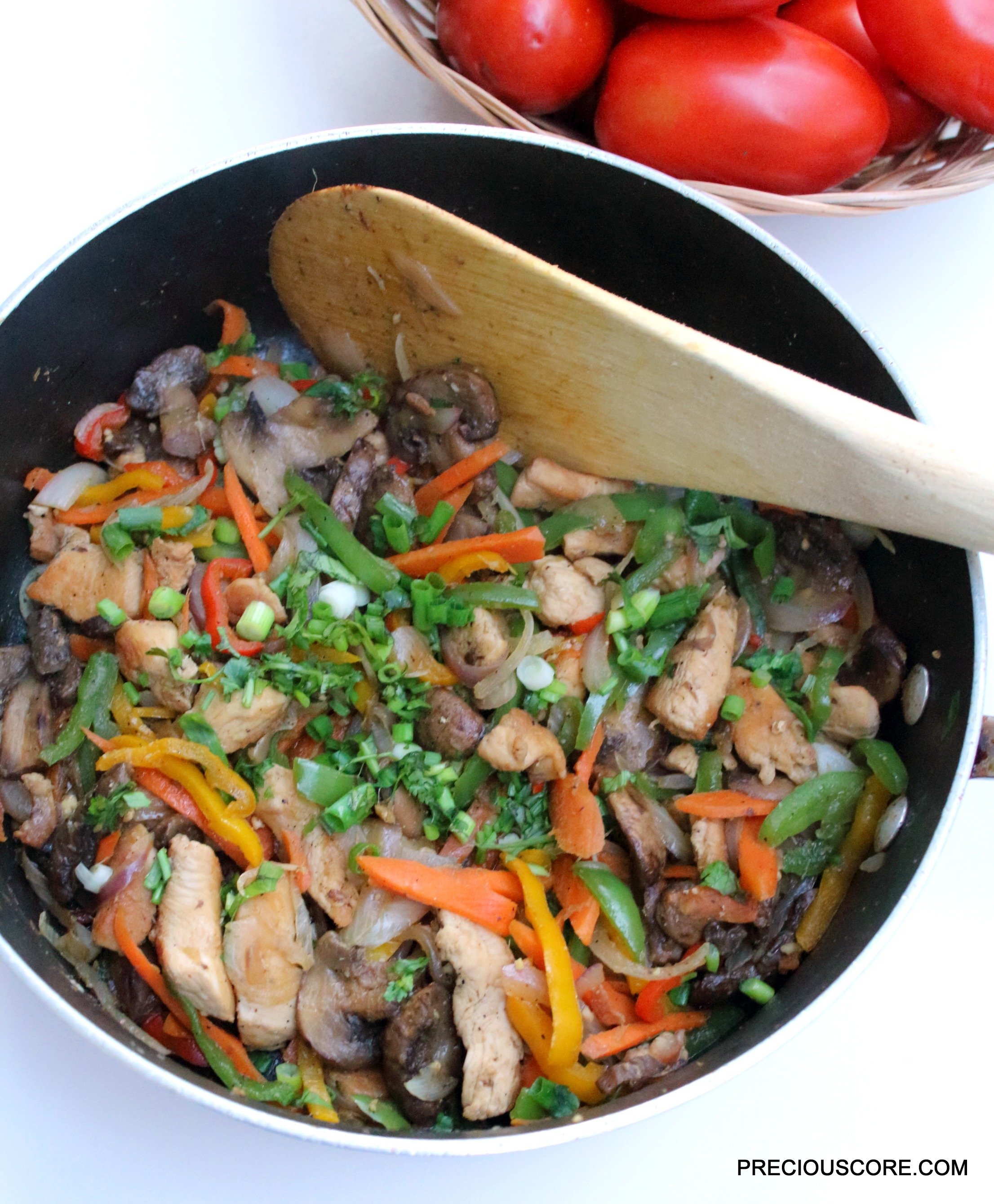 CHICKEN AND MUSHROOM STIR FRY | Precious Core