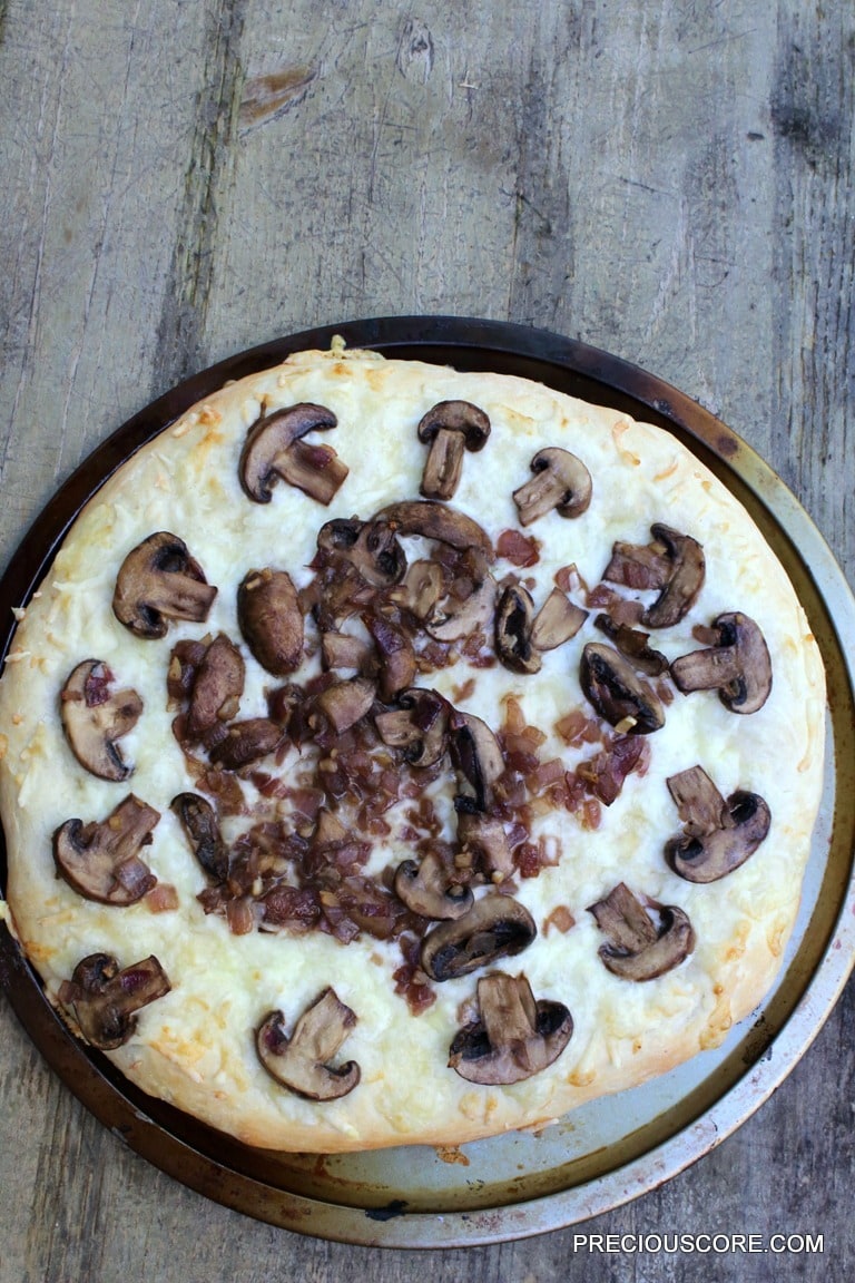 EASY MUSHROOM PIZZA | Precious Core