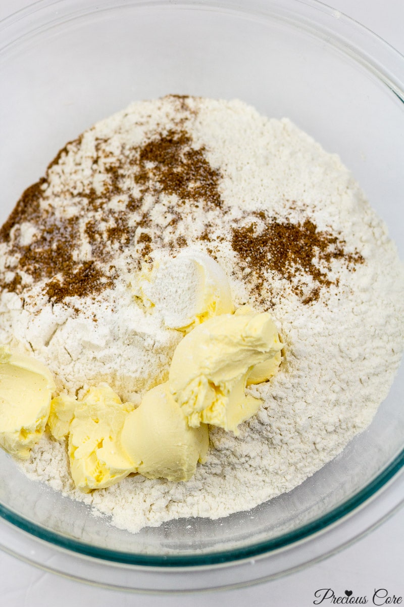 Cameroon doughnuts dry ingredients in a bowl.