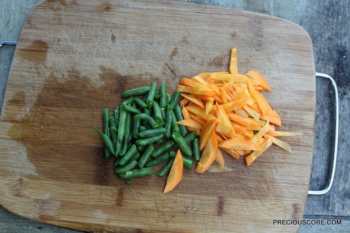 chopped-carrots-and-green-beans