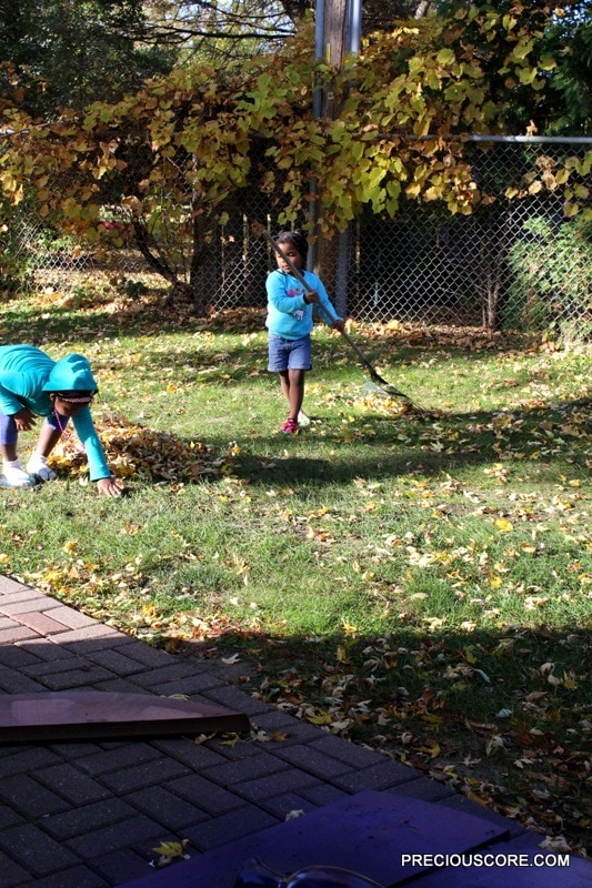 kids-playing-out-in-the-fall