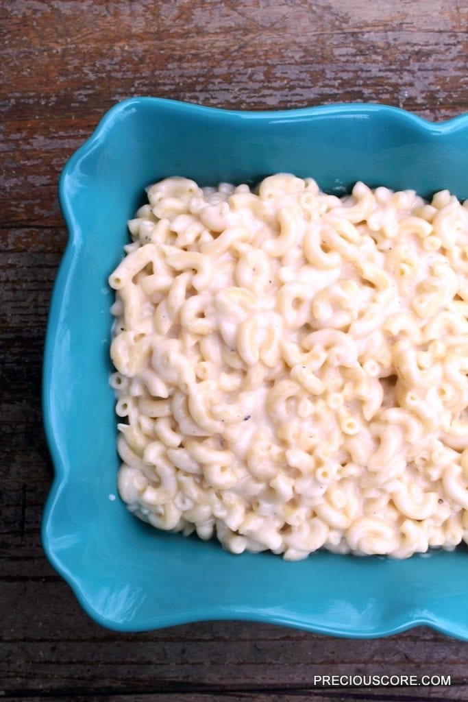 Macaroni and cheese in a blue dish.
