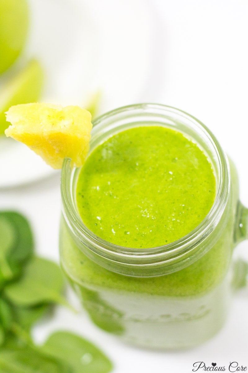 Green spinach smoothie