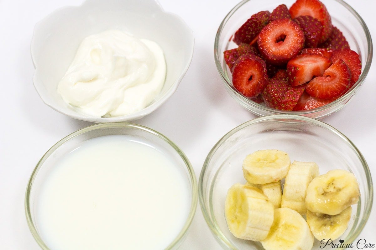 Strawberry-banana smoothie ingredients