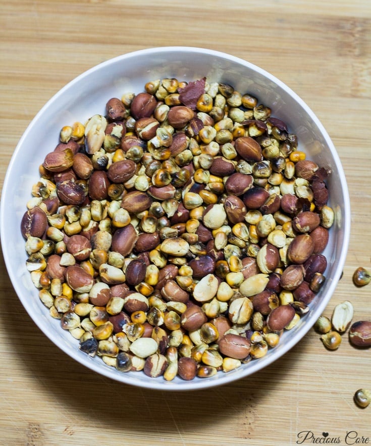 Roasted corn and groundnuts (peanuts)