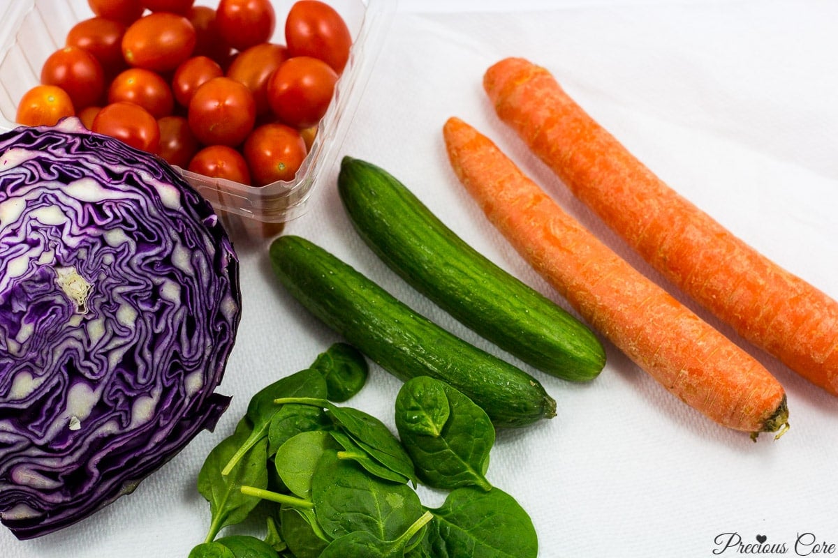 spinach cabbage salad ingredients