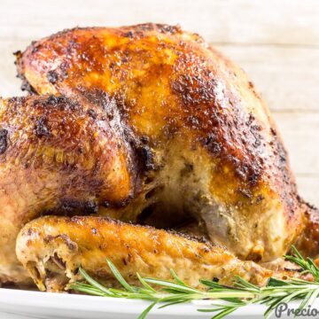 The best juicy roast turkey. Best Thanksgiving Turkey recipe!