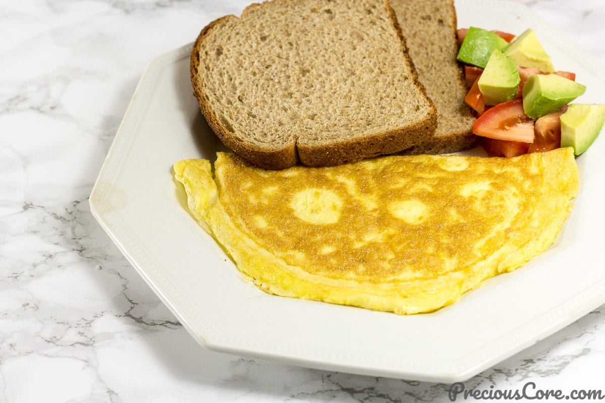 HOW TO MAKE AN OMELET WITH CHEESE | Precious Core