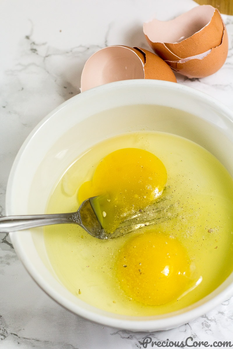 How to make an omelet with cheese - Step 1