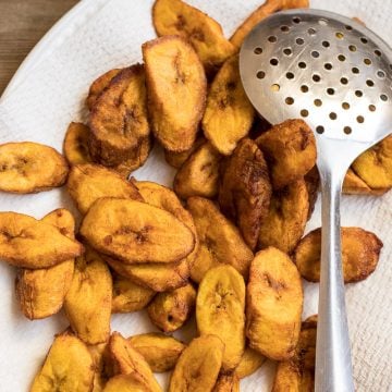 Sweet fried plantains placed on paper towel