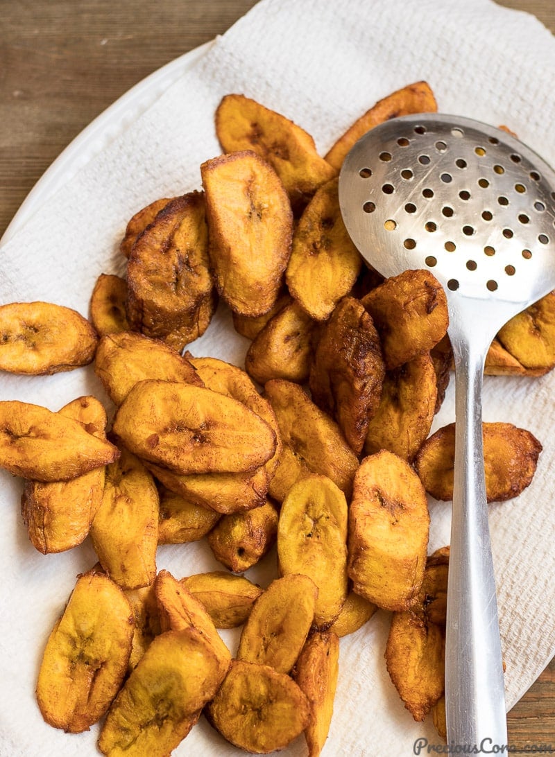 Sweet fried plantains placed on paper towel.