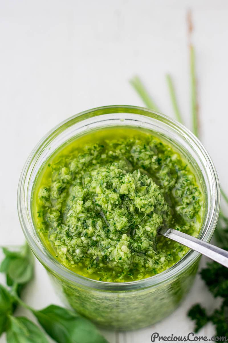 Green seasoning recipe - green sauce in a jar