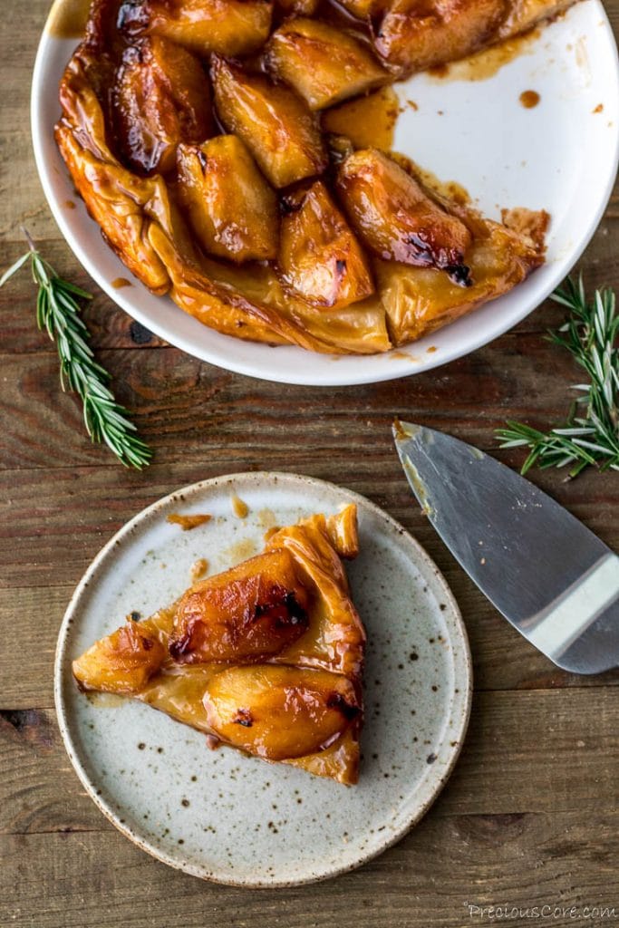 Slice of tarte tartin on a plate