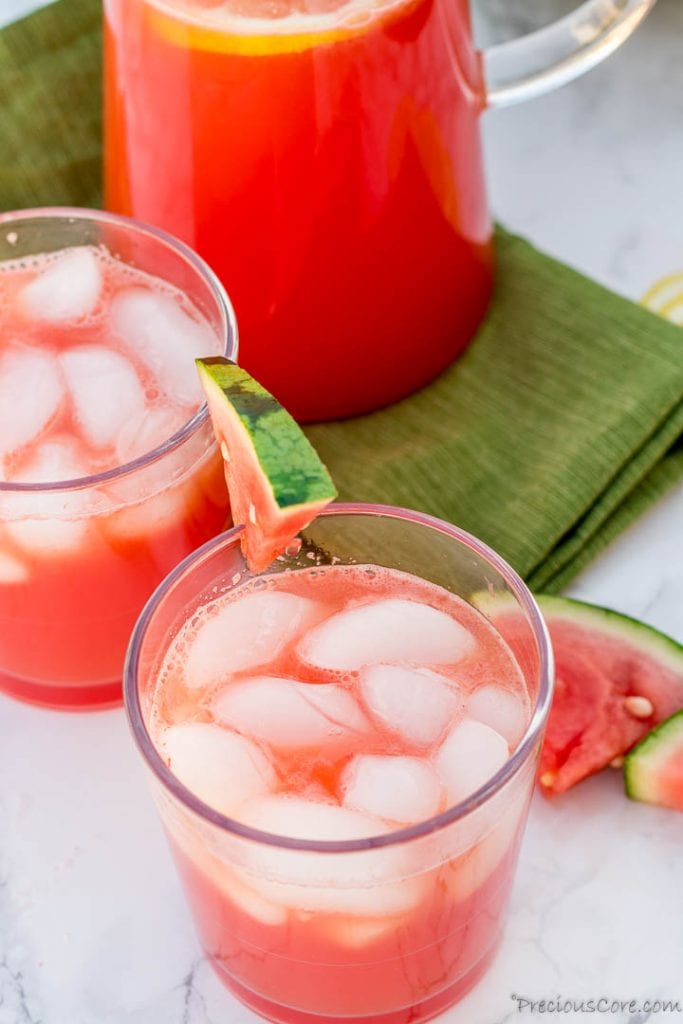 Waytermelon lemonade in cups