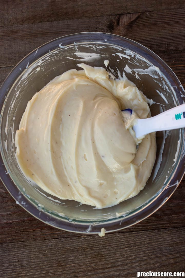 A bowl with freshly made mayonnaise