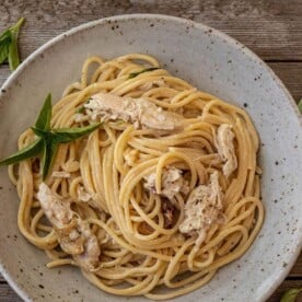 easy chicken spaghetti in a bowl