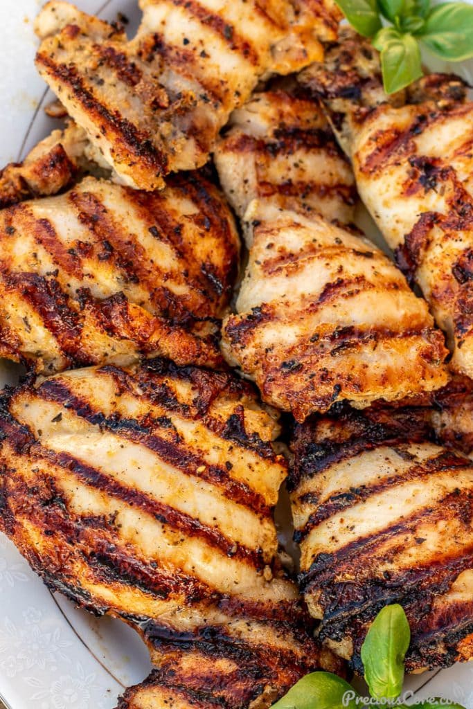 Close up of grilled chicken thighs