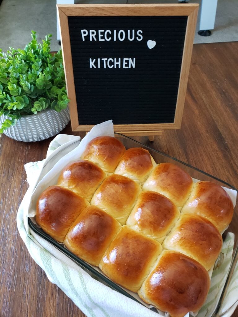 Dinner Rolls in Pan