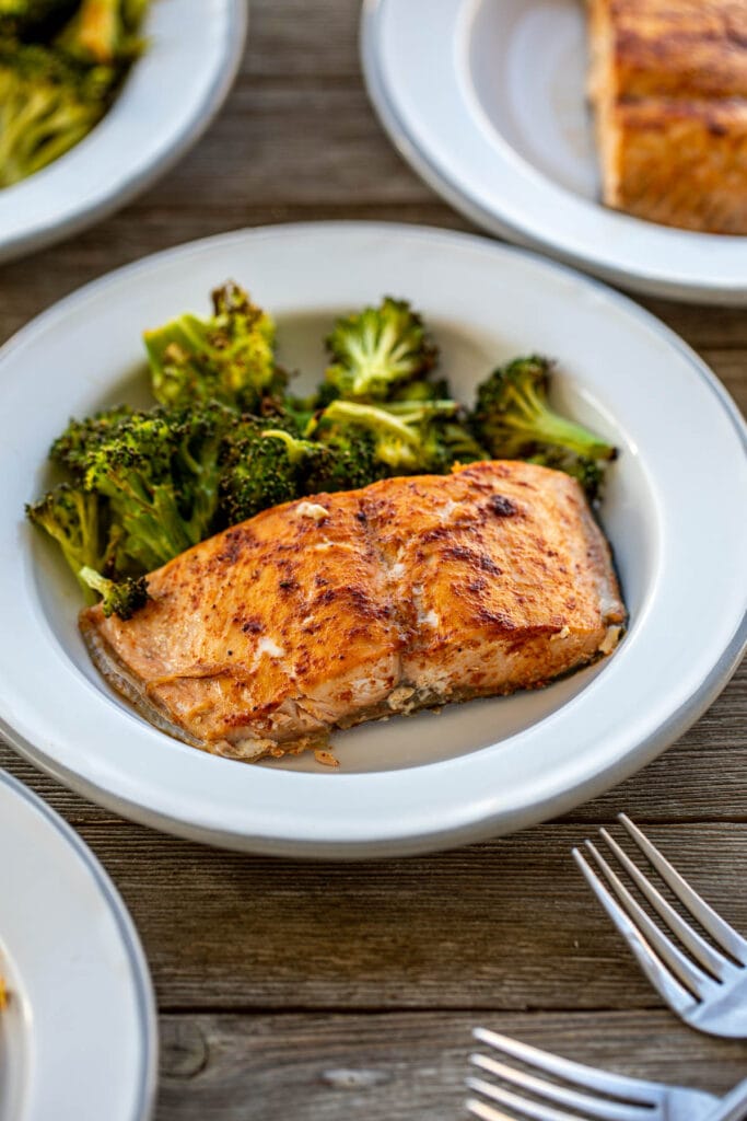plate with salmon and broccoli