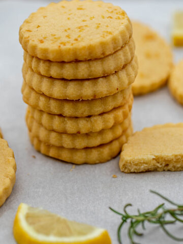 Square image of cookies.