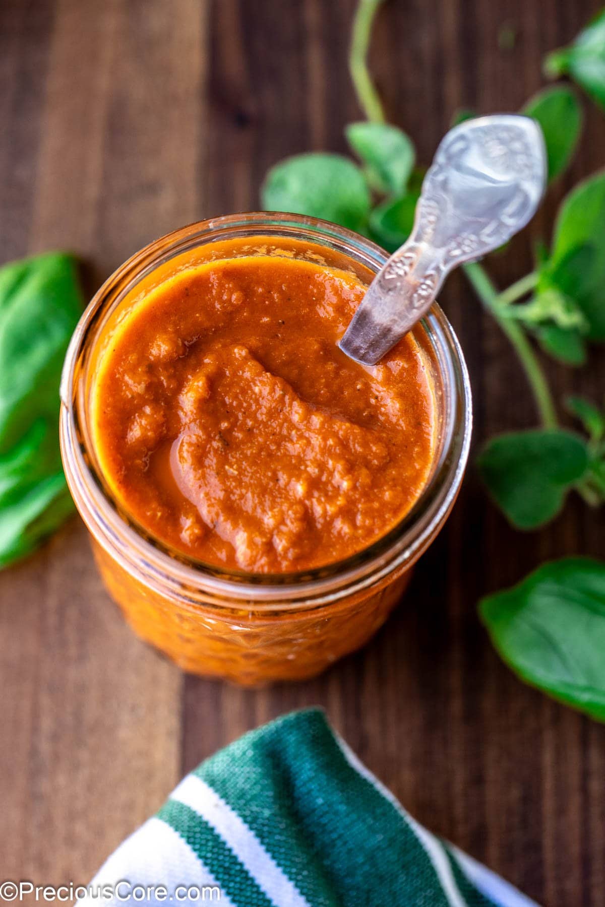 Roasted tomato pizza sauce in a mason jar.